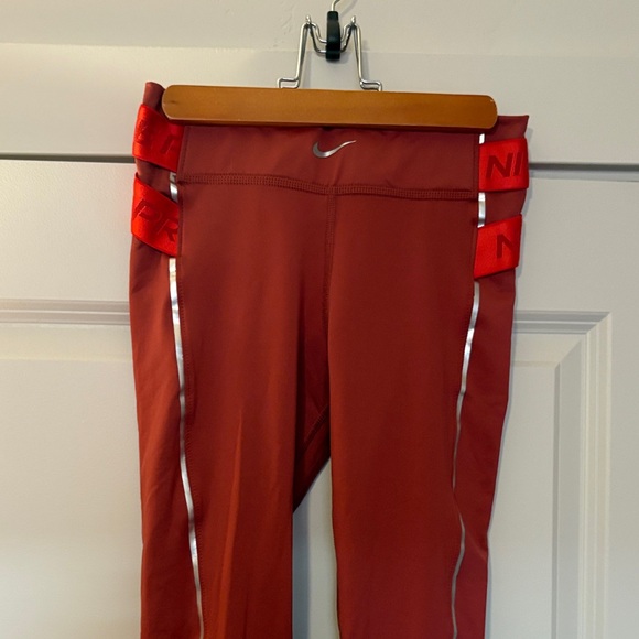 Nike women Red Leggings with Silver Accents - Picture 4 of 6